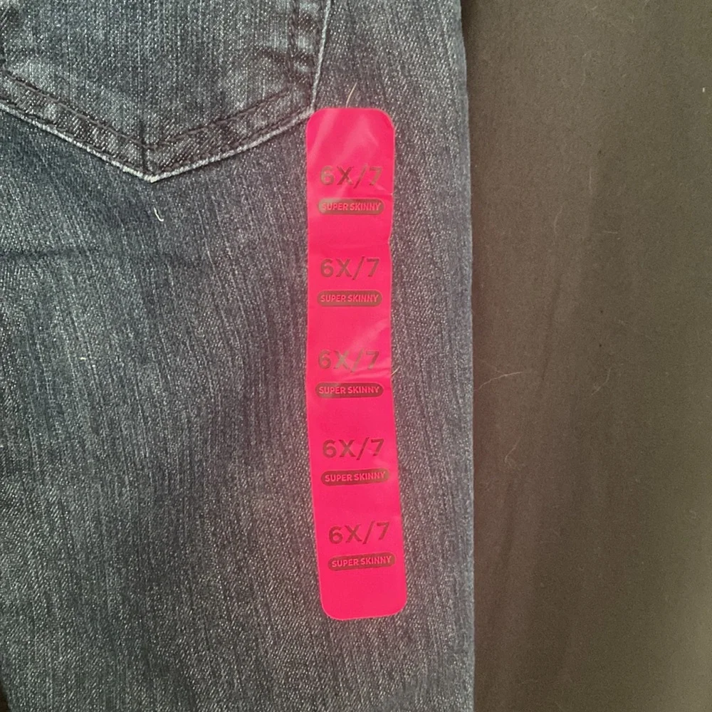 NWT The Children’s Place girl’s size 6x/7 jeans “Super skinny” style. - Picture 6 of 8
